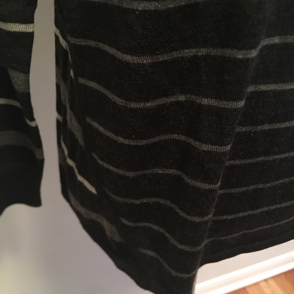 Smartwool Black and Gray V-Neck Sweater - Picture 4 of 7